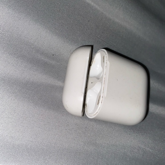 Air pod 1 case only - Picture 7 of 8